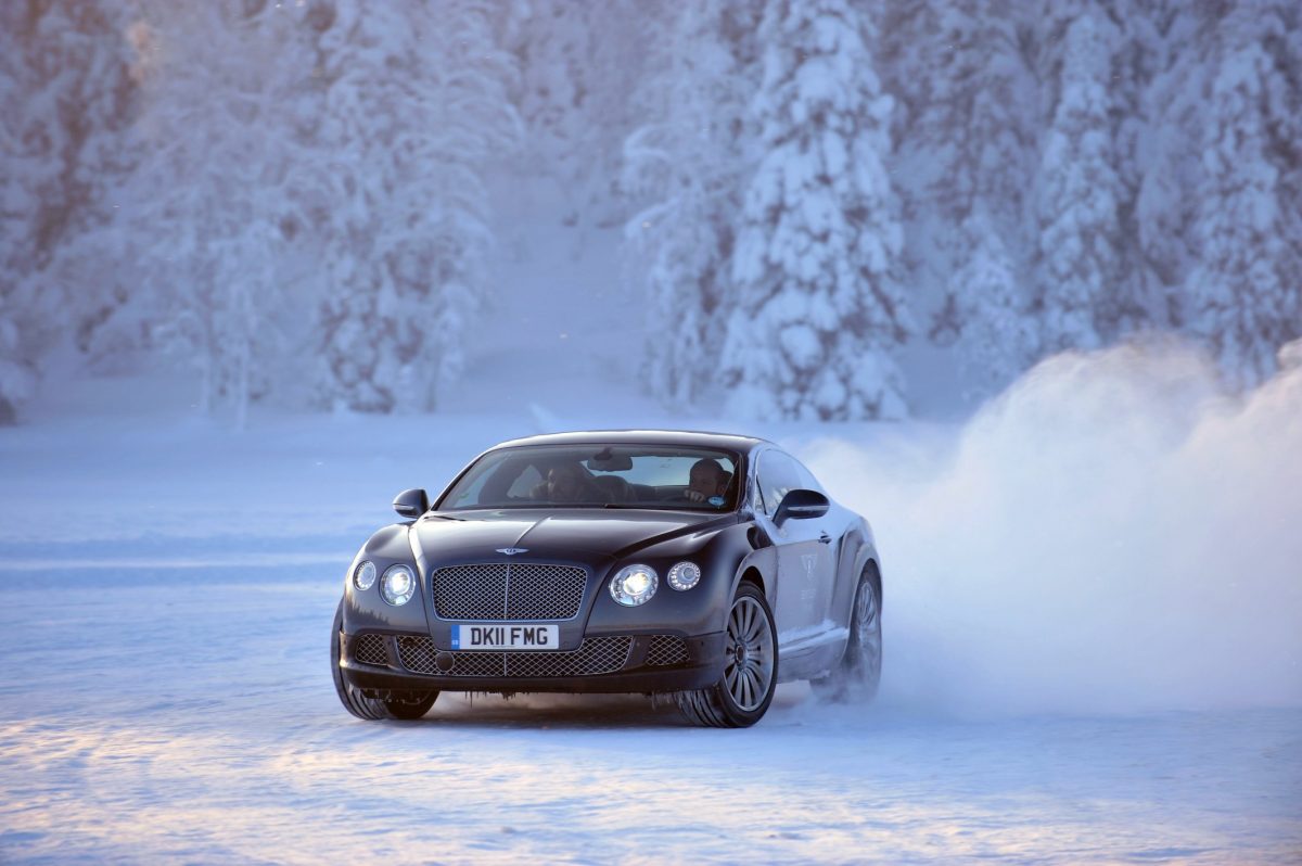 BENTLEY IN FINLANDIA PER “POWER ON ICE 2013″