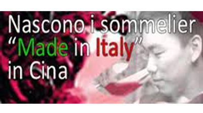 Sommelier con occhi a mandorla