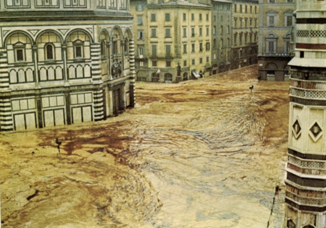 alluvione-Firenze-1966-Duomo-Santa-Maria-Del-Fiore