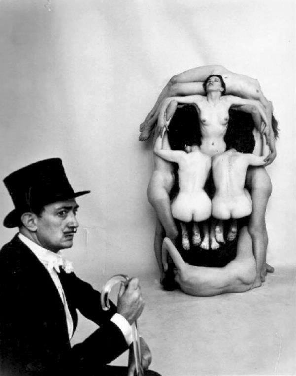 "In Voluptas Mors", scatto di Philippe Halsman